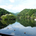 鎌北湖を臨む