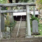 諏訪神社・・トイレがあります