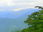 長沢背稜方面・・・右奥ピークは天目山付近
