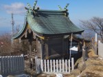 女体山ピークに立つ御本殿と天の浮橋