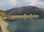 下山後、小河内ダムにてバス待ち