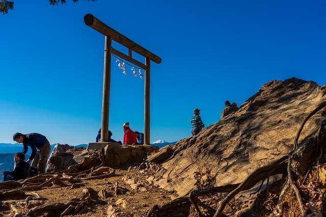 賑わう展望台@日和田山・金比羅神社
