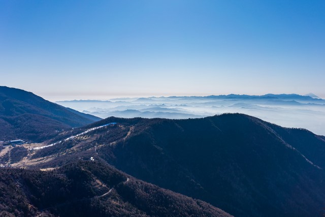 奥秩父方面には幾重にも連なる山々@東篭ノ登山