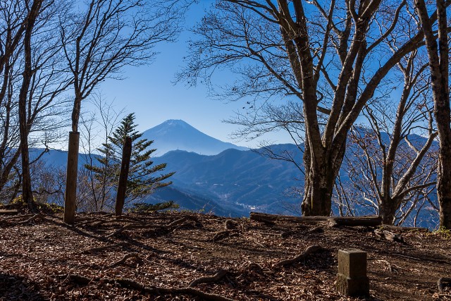 鳥ノ胸山をあとに下山開始