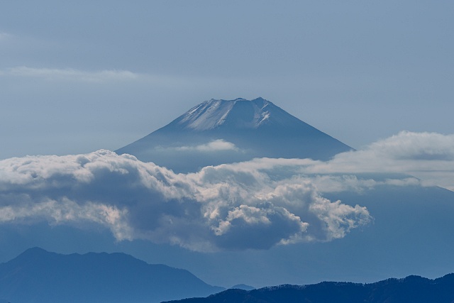 大岳山から仰ぐ富士