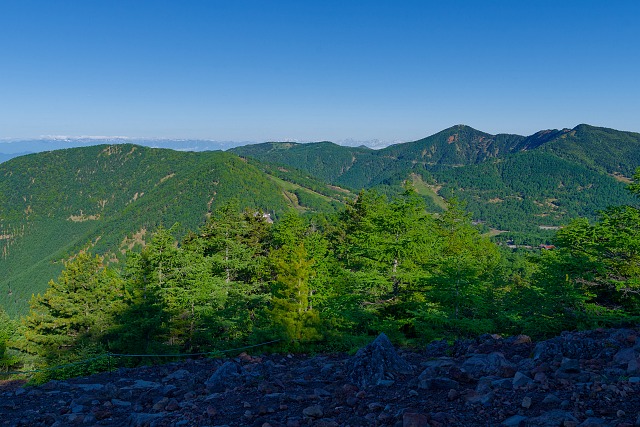 表コース中盤・・浅間連峰西側の山々や北アルプスを展望