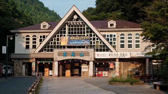 早朝の清滝駅