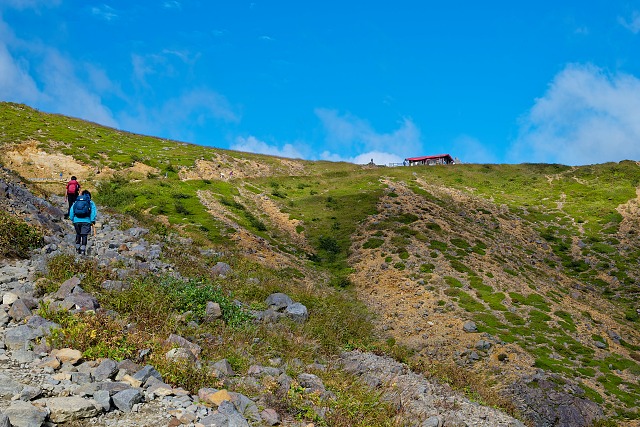 峰の茶屋跡避難小屋直下