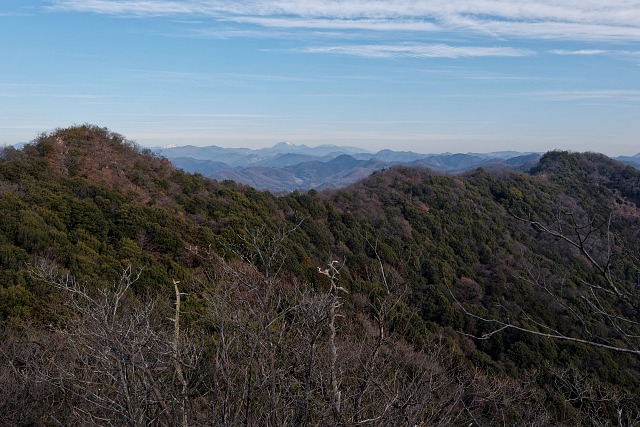 これから歩く稜線と日光の山々