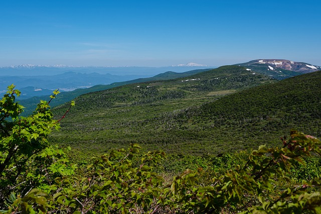 朝日連峰・月山と蔵王山